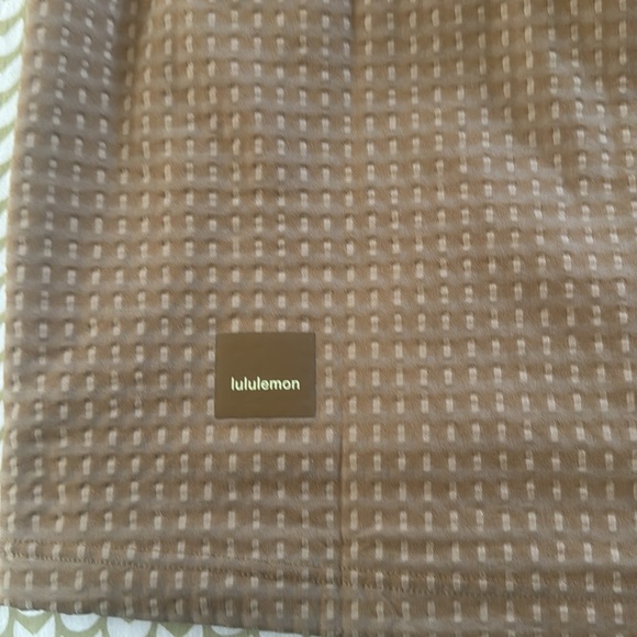 Lululemon Water Repellent Grid Fleece Hiking Vest - Picture 3 of 6